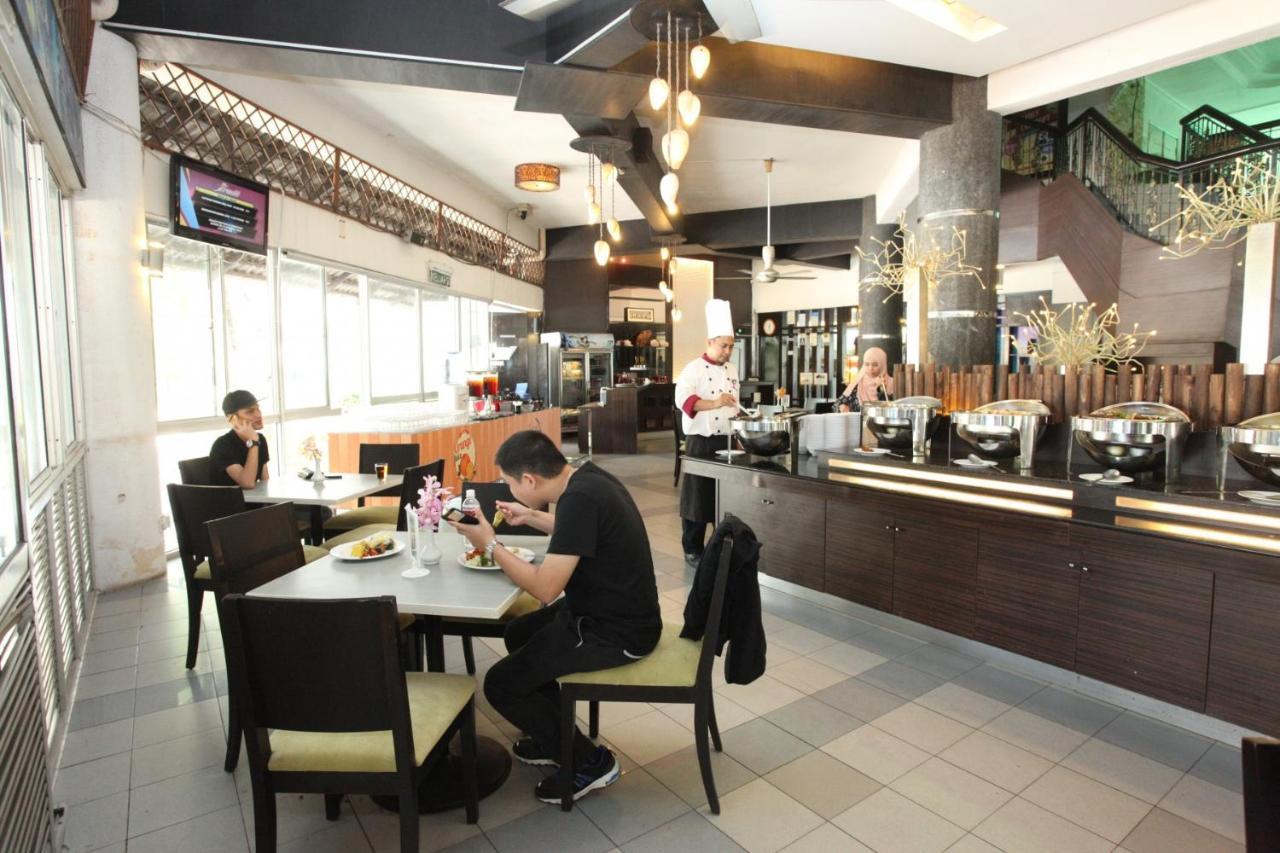 Glory Beach Resort Private Penthouse 포트딕슨 외부 사진