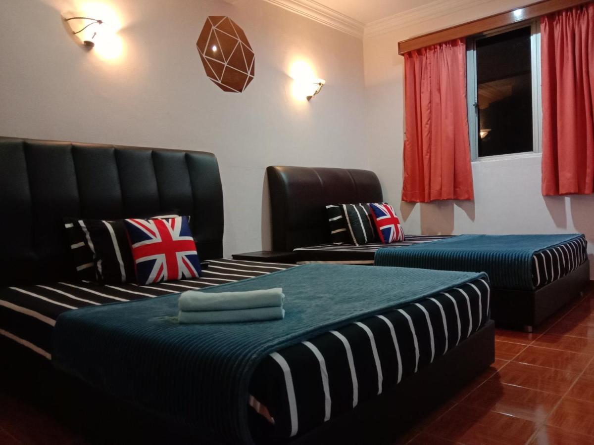 Glory Beach Resort Private Penthouse 포트딕슨 외부 사진